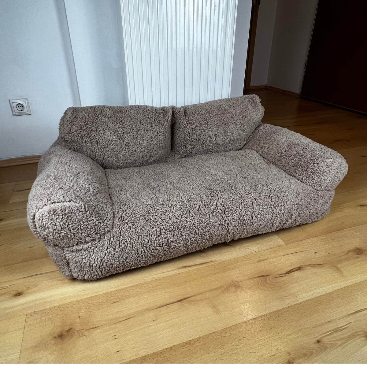 Uspokajająca sofa dla zwierząt - Komfort i spokój zapewnione