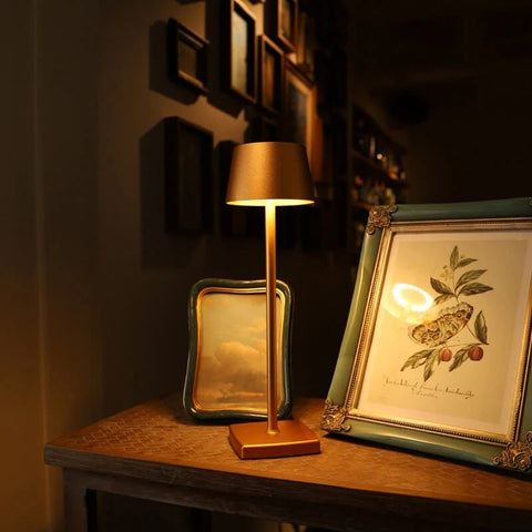 Wireless rechargeable LED lamp: Elegance and freedom of lighting!