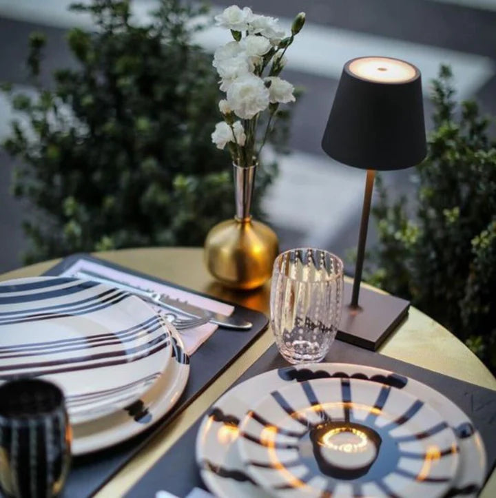 Wireless rechargeable LED lamp: Elegance and freedom of lighting!